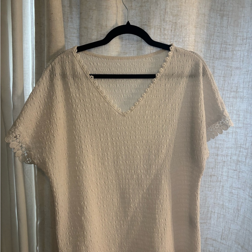 SHEIN Cream V-Neck Short Sleeve Eyelet Trim Tunic